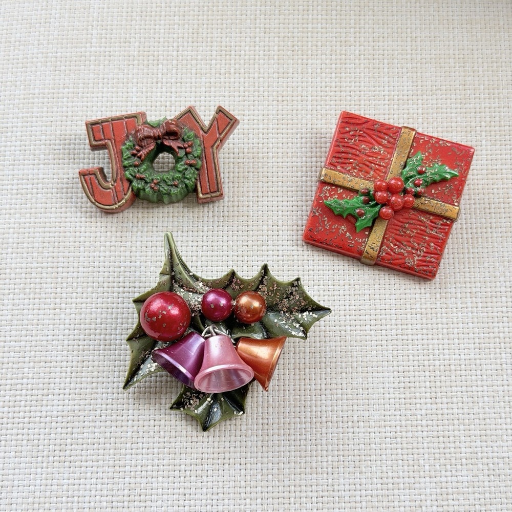 3 Vintage Christmas Brooches Pins Plastic MCM Retro Granny Cottage Core Artsy